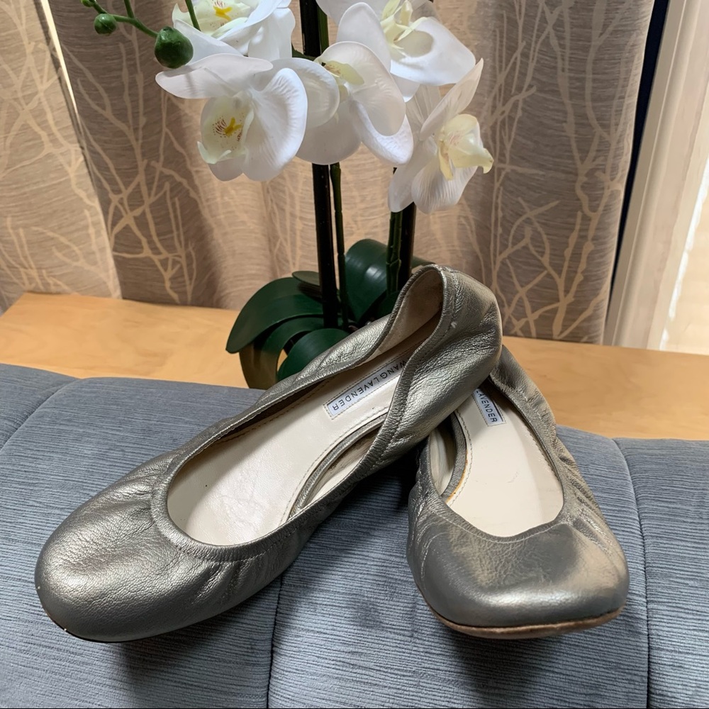 Vera Wang Lavender Label Leather Ballet Flats